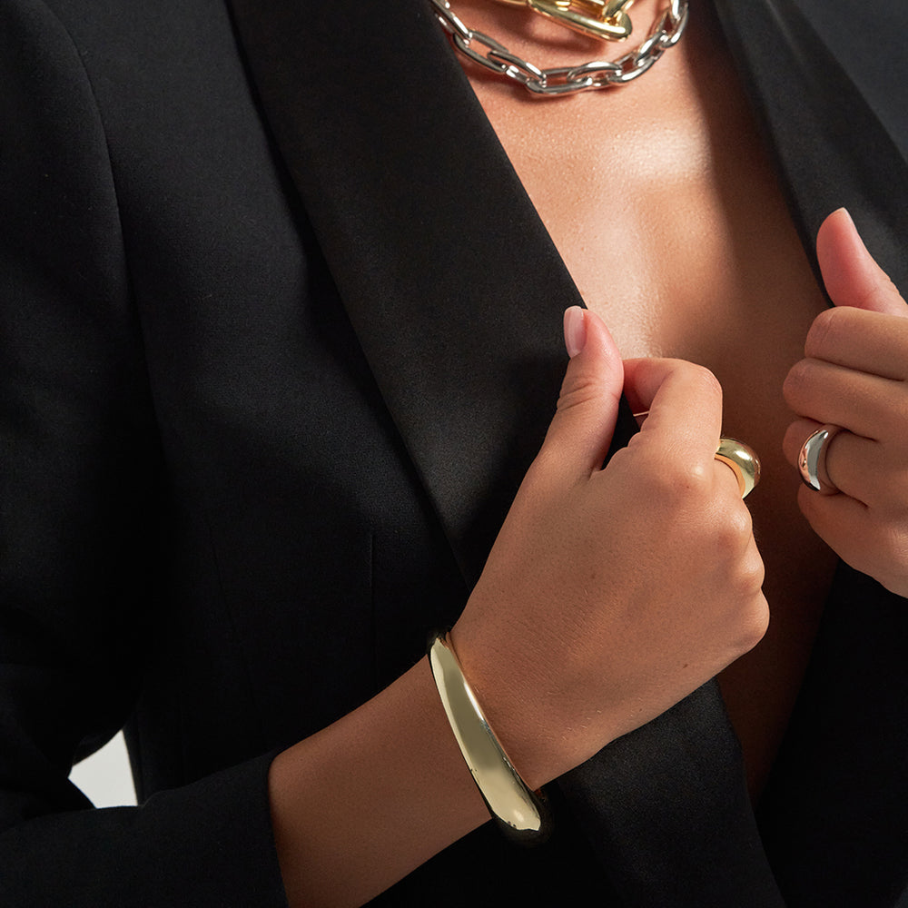 Eterna Curve Bangle
